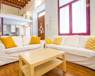 Apartamentos Sherry Center - Jerez de la Frontera - Living room