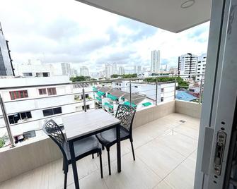 Bahia 79 Apartasuites Cerca al Centro - Cartagena - Balkon