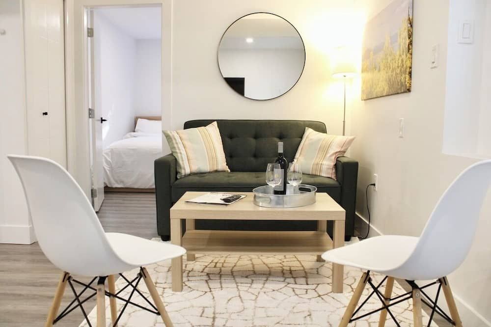 2 Bdr Stylish Comfort Parkside - ונקובר - סלון