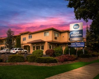 Best Western Holiday Hotel - Coos Bay - Edificio