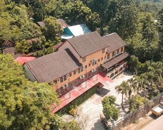 Centro Bajo Hotel & Resto - Labuan Bajo - Rakennus