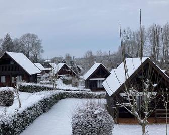 chalet-gîte 4 pers. Normandy Heated swimming pool from mid-May to September - Livarot-Pays-d'Auge - Outdoors view