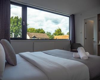 Sky Nights Hotel London Heathrow - West Drayton - Bedroom