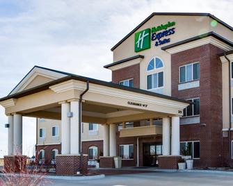 Holiday Inn Express & Suites Nevada - Nevada - Building