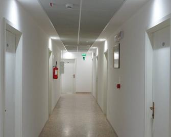 Lively Hotel - Bellaria-Igea Marina - Διάδρομος