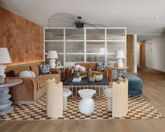 Hotel Avante - Mountain View - Wohnzimmer