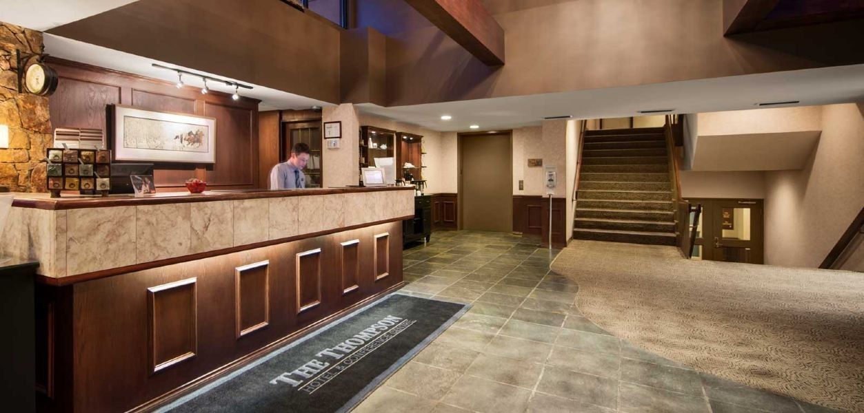 The Thompson Hotel - קאמלופס - דלפק קבלה