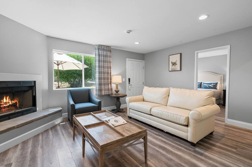 Big Bear Frontier - ביג בר לייק - סלון