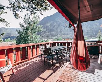 Silver Cloud Cabin - Pet Friendly! - 15 minutes to Loveland - Georgetown - Balcony