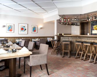 Elaya Hotel Noerdlingen,tm by Wyndham - Nördlingen - Bar