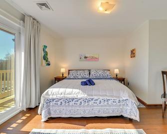 Quiet Catskill Getaway w/ Fire Pit - Near Hiking! - Catskill - Bedroom