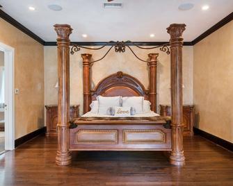 Minutes from Downtown Tampa - Mediterranean estate on Davis islands - Tampa - Bedroom