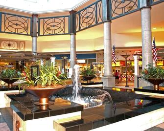 SpringHill Suites by Marriott Fayetteville Fort Bragg - Fayetteville - Lobby