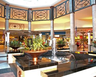 SpringHill Suites by Marriott Fayetteville Fort Bragg - Fayetteville - Lobby