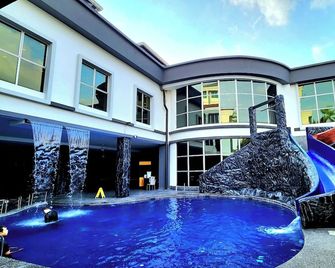 De Palma Hotel Shah Alam - Shah Alam - Pool