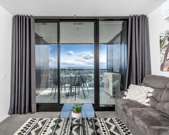 Penthouse Apartment in Belconnen - Belconnen - Living room