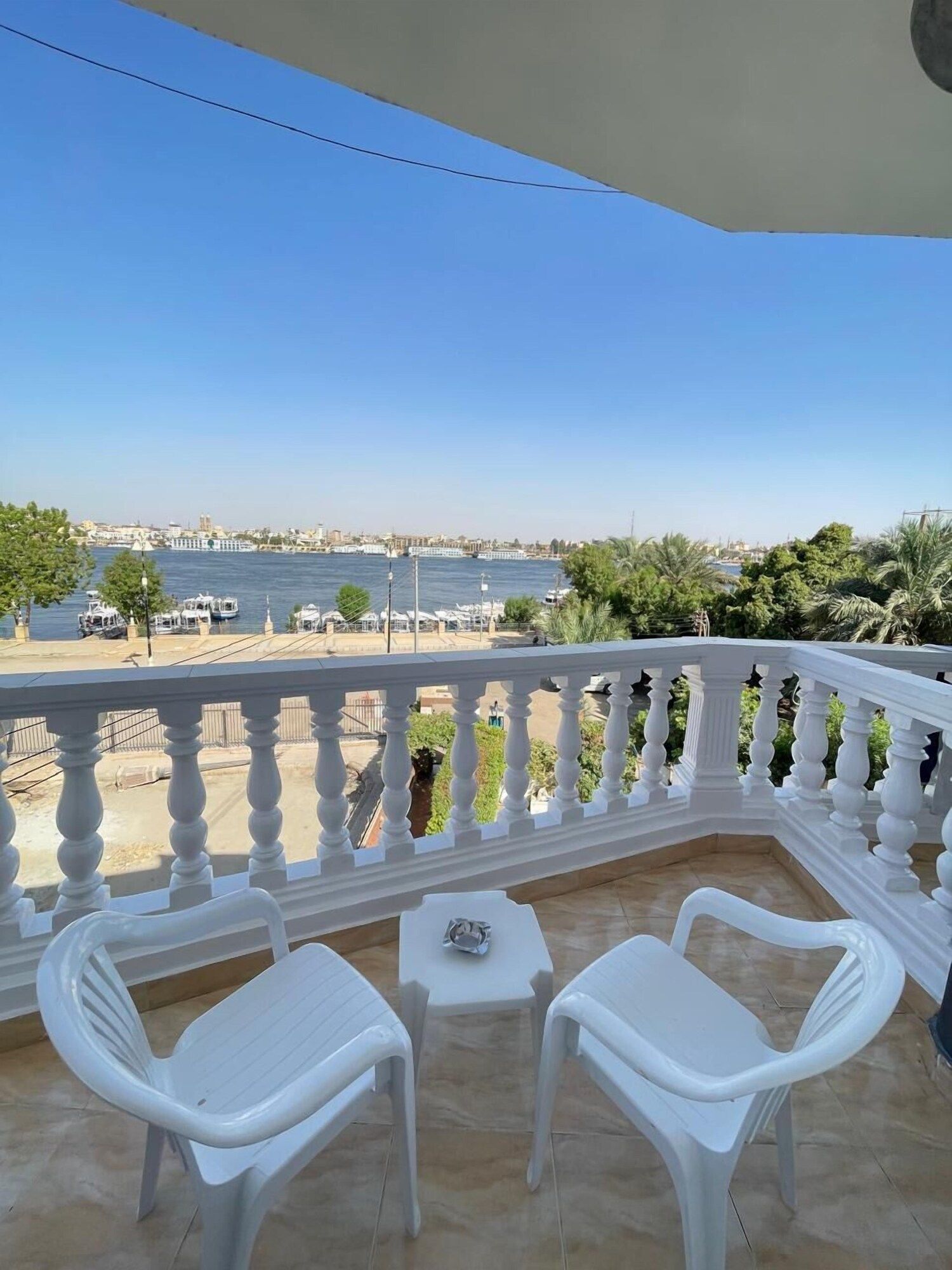 فندق المسلة - الأقصر - شرفة