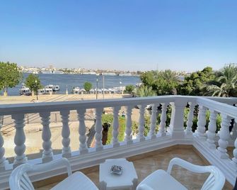 فندق المسلة - الأقصر - شرفة