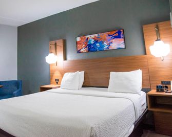 La Quinta Inn & Suites by Wyndham Fayetteville I-95 - Fayetteville - Slaapkamer