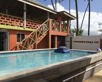 Simply Beautiful Beach Villa - North Manzanilla - Piscina