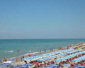 Green Marine L9 Silvi Vacanza - Silvi Marina - Strand