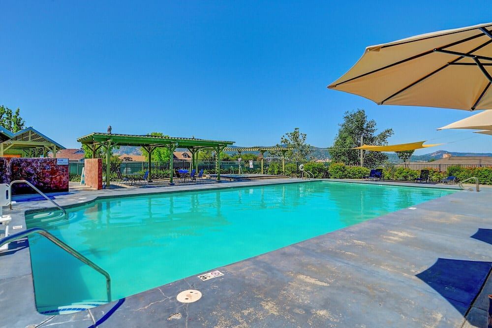 Carson Hill Cottage-Spacious Getaway - Angels Camp - Zwembad