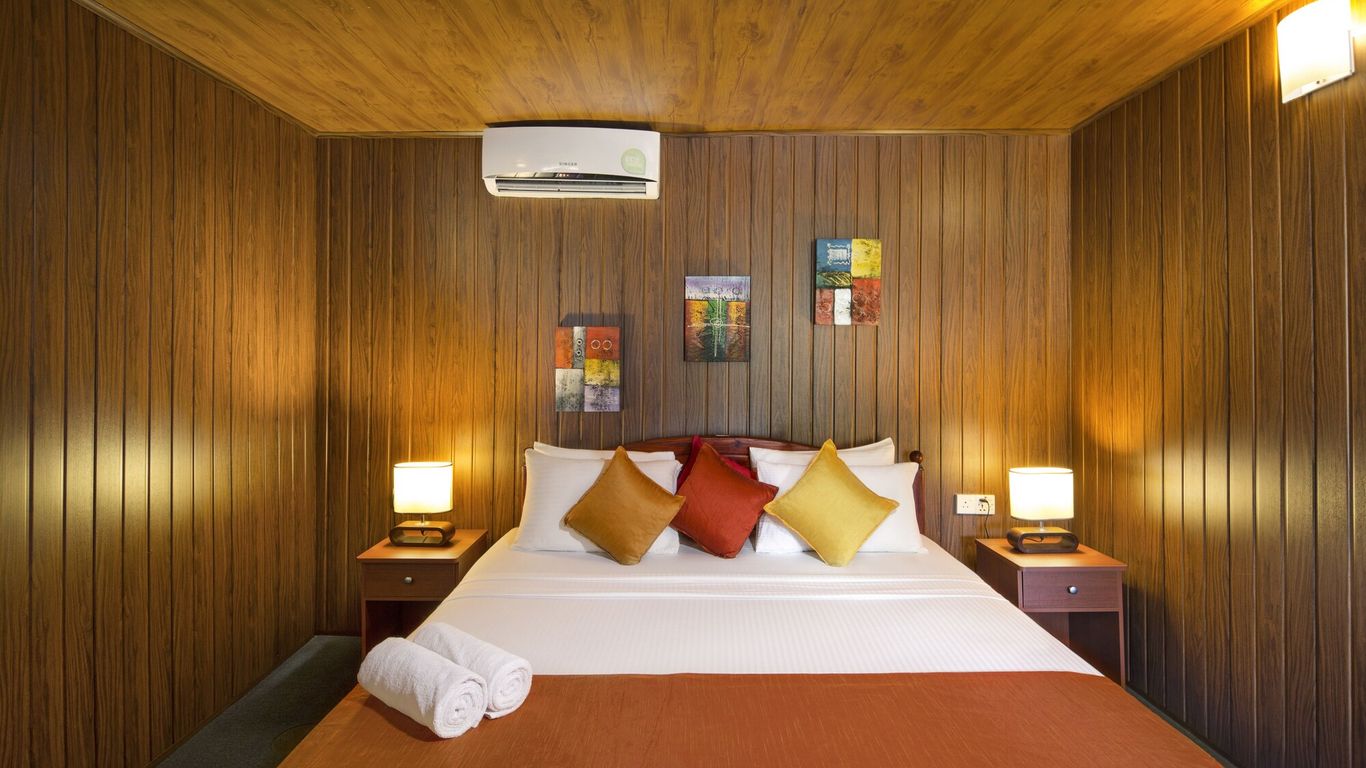 Palm Beach Inn and Sea Shells Cabanas