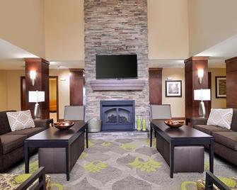 Studio Suite in Tomball | Shared Outdoor Pool + 24h Fitness Center - Tomball - Living room