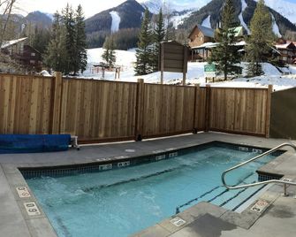 The Griz Inn - Fernie - Pool