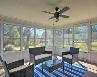 Pet-Friendly Easley Family House with Game Room - Easley - Living room
