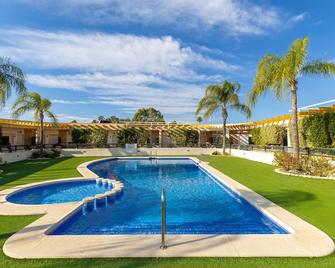 Happiness Corner by Fidalsa - Pilar de la Horadada - Piscina