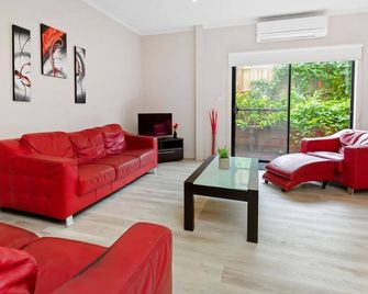 Rosebud Group Getaway - Rosebud - Obývací pokoj