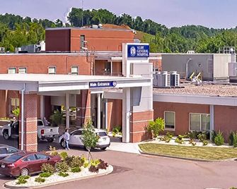 Quality Inn and Suites Caldwell I-77 - Caldwell - Gebouw