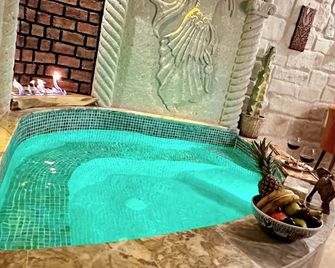 Historical Goreme House - Göreme - Piscina