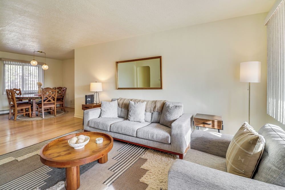 2 Mi To Unm Campus Home In Quiet Area Of Abq - אלבקורקי - סלון