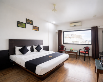 Hotel Saish - Shirdi - Habitación