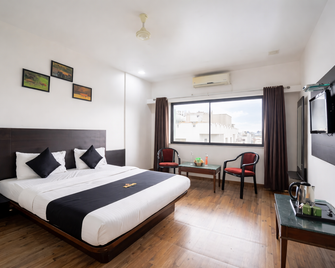 Hotel Saish - Shirdi - Bedroom