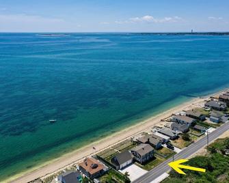 Spacious North Truro Beachfront Home - North Truro - Beach