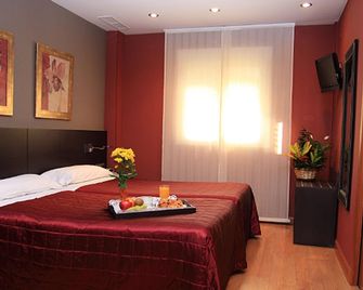 Hotel Villa De Barajas - מדריד - חדר שינה