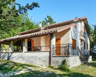 5 Bedroom Nice Home In Termoli - Termoli - Budynek