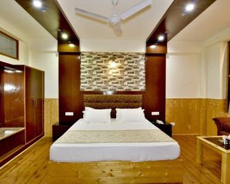 Hotel Devlok By Dls Hotels - Manali - Bedroom