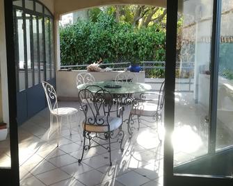 Spacious 140 m2 villa with swimming pool - Bernis - Balcon