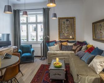 3on7 Apartments - Zagreb - Living room