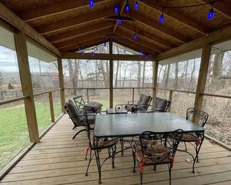Super Upscale Ranch! - Mentor - Restaurant