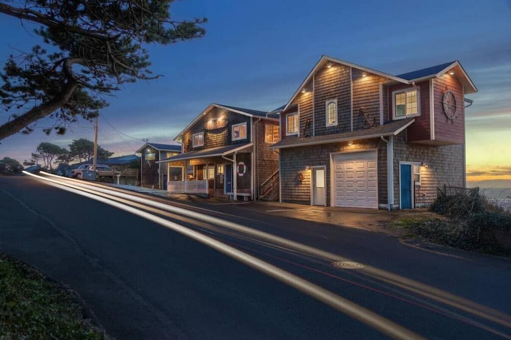 Sand Dollar-Oceanfront balcony, kitchen, fireplace - Lincoln City - Building