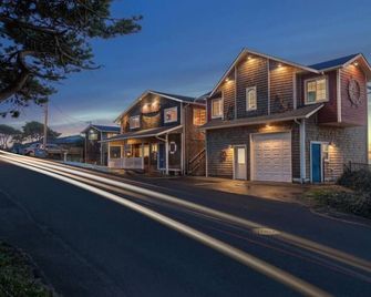 Sand Dollar-Oceanfront balcony, kitchen, fireplace - Lincoln City - Building
