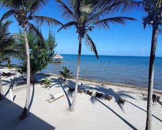 Maya Beach Hotel - Placencia - Strand