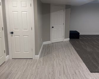 20 mins from the SLC airport spacious, clean, and cozy listing. - Stansbury Park - Hallway