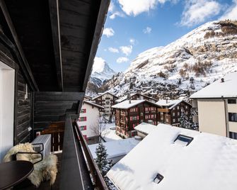 Julen 浪漫酒店 - 捷馬特 - 策馬特 - 陽台