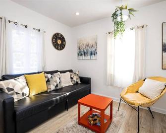 Tiny House Close To The Beaches Of Cape - Cape Charles - Wohnzimmer
